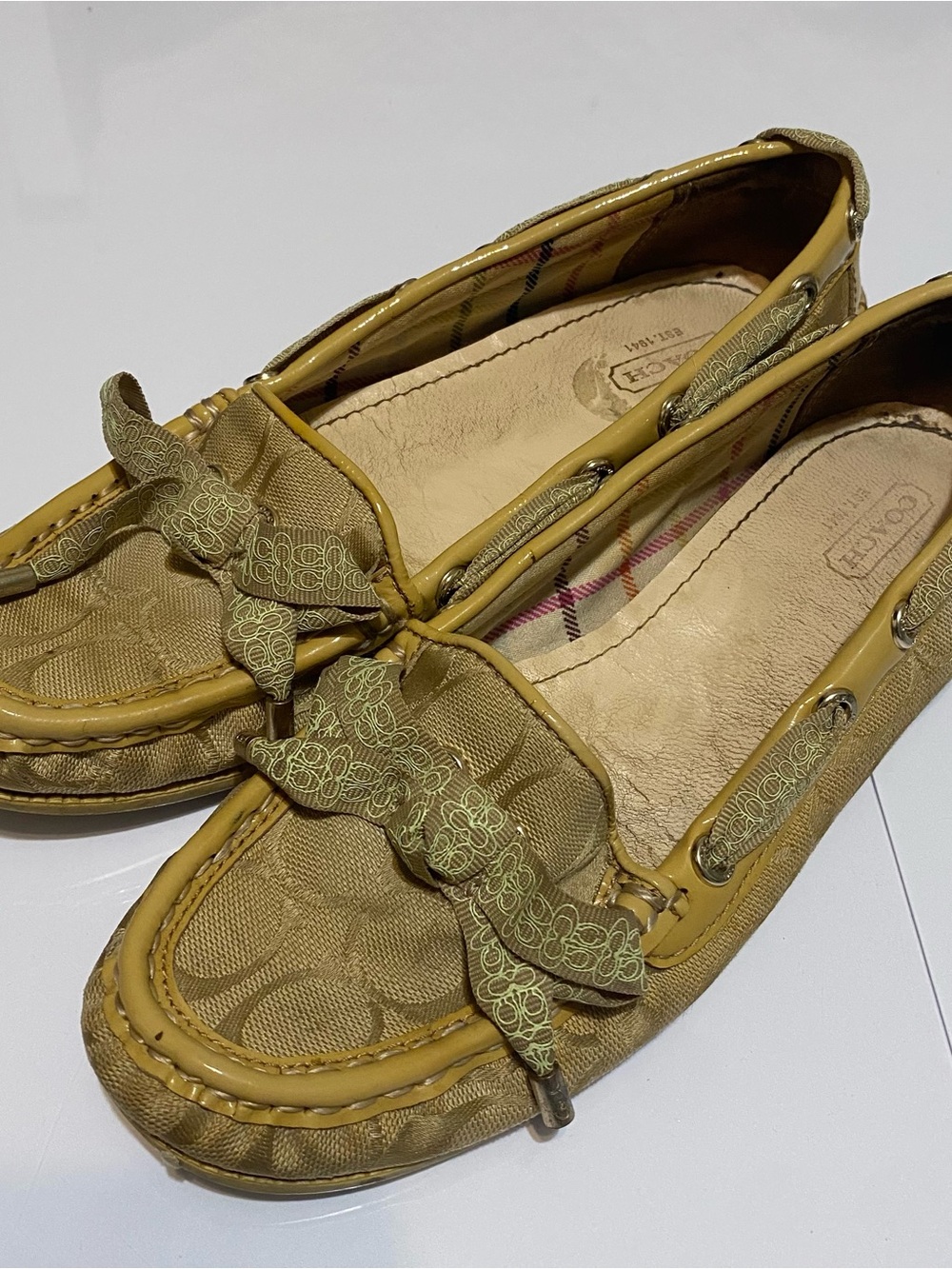 Coach Carisa Khaki Signature C Bow Flats Size 8.5
